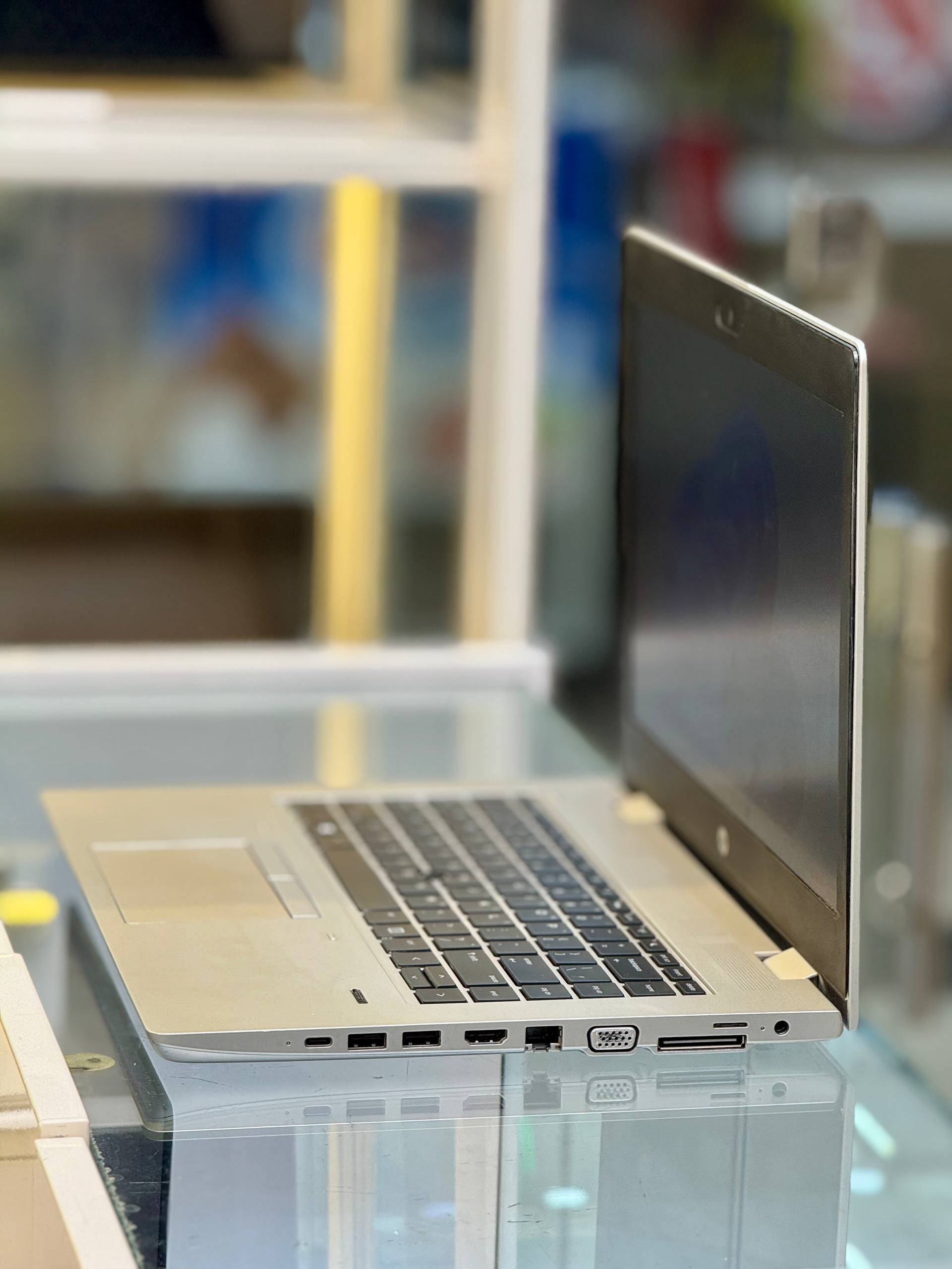 لپ تاپ HP Elitebook 650 G3 i7 7820HQ | 8GB | SSD 256GB | Intel HD | 15.6 inch HD — تصویر ۴