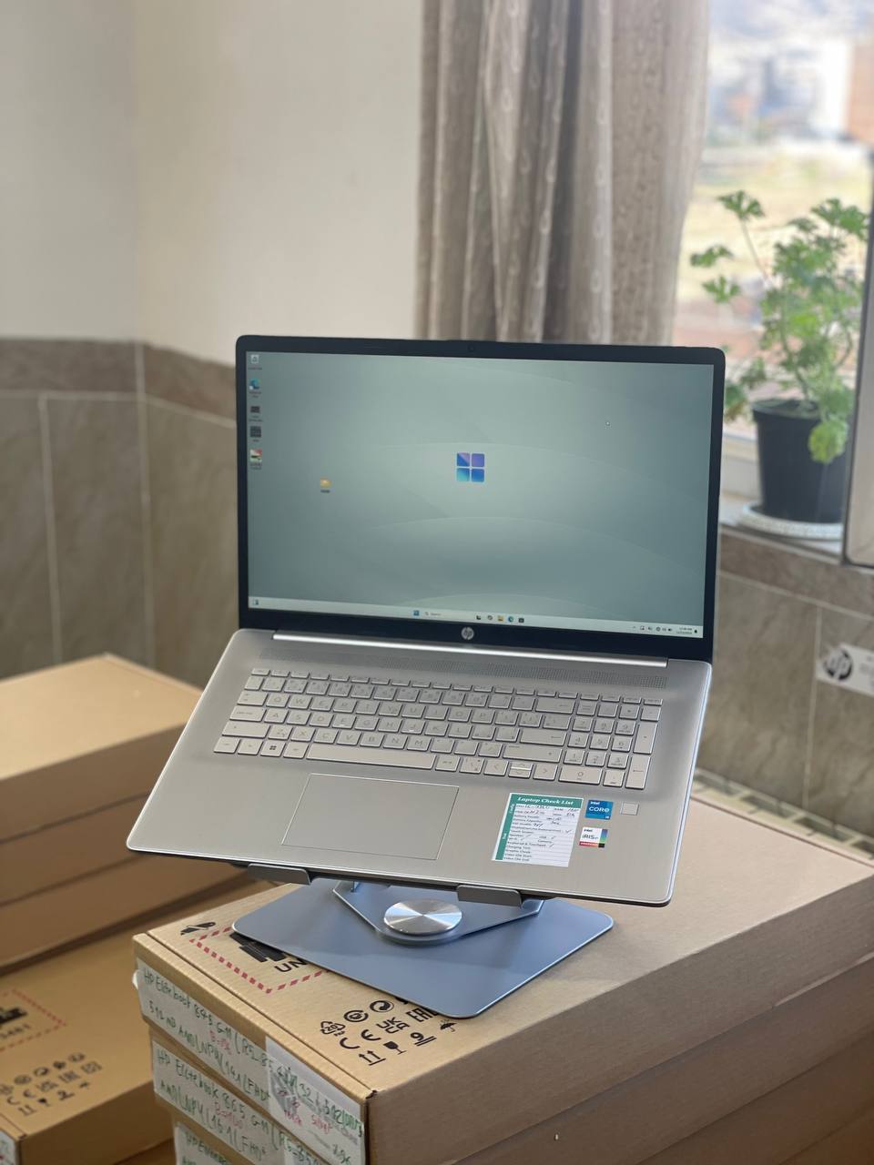 لپ تاپ HP 17 R5 7520U | 8GB | SSD 1TB | AMD | 17 inch FHD