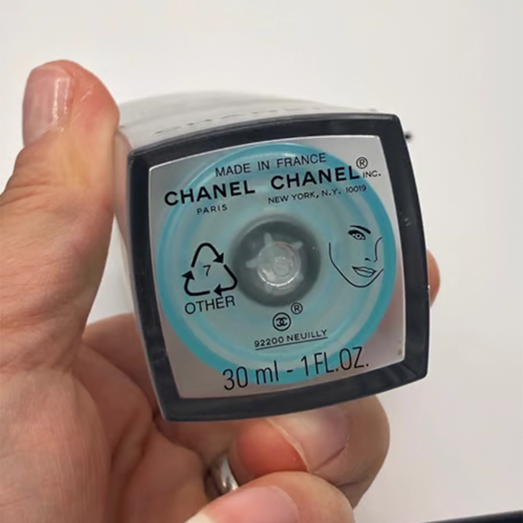 سرم آبرسان شنل هیدرا بیوتی Chanel Hydra Beauty Micro Serum — تصویر ۴
