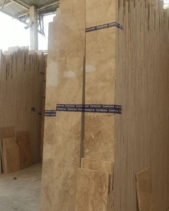 سنگ نما کرم عسلی تراورتن تکاب — تصویر ۳