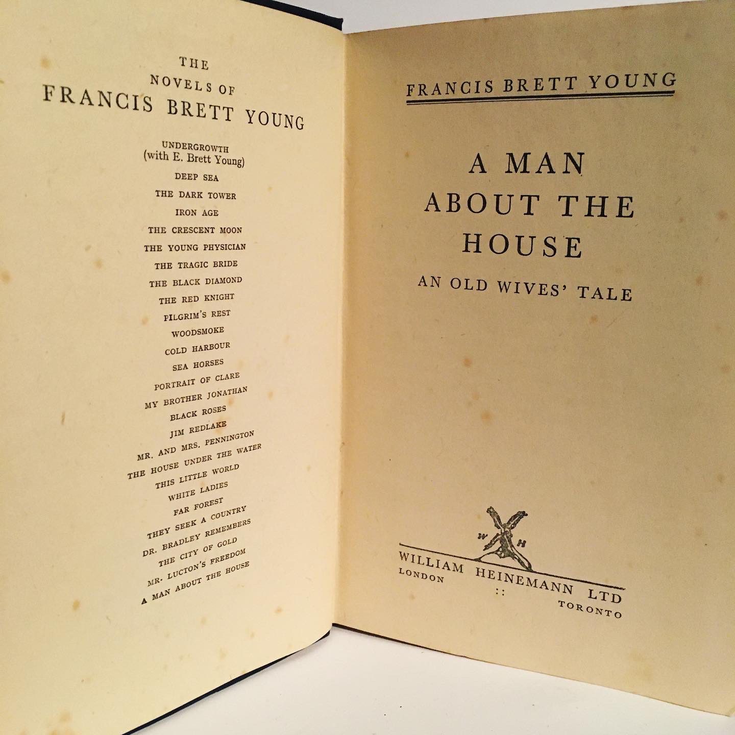 A Man About The House by Francis Brett Young — تصویر ۳
