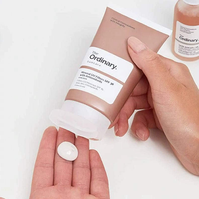 کرم ضد آفتاب مینرال حاوی آنتی اکسیدان SPF30 50ml اوردینری کد 1484 — تصویر ۴