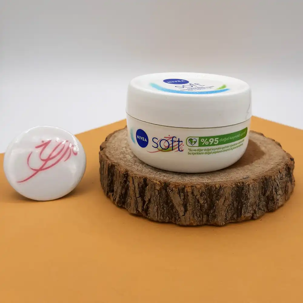 کرم مرطوب کننده نیوآ سافت (Nivea Soft) مدل کاسه ای حجم 100 میلی لیتر — تصویر ۴