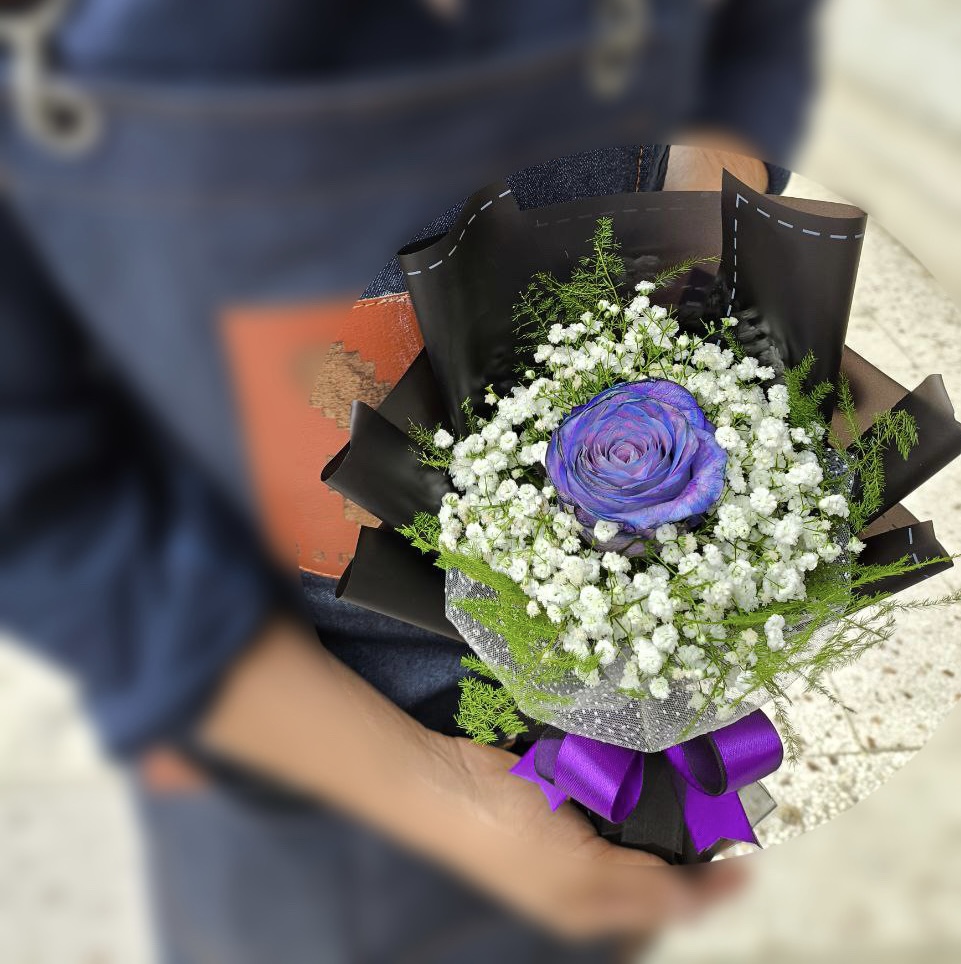 دسته گل مینیاتوری(گیفت) رز_عروس_کد 0039 — تصویر ۳