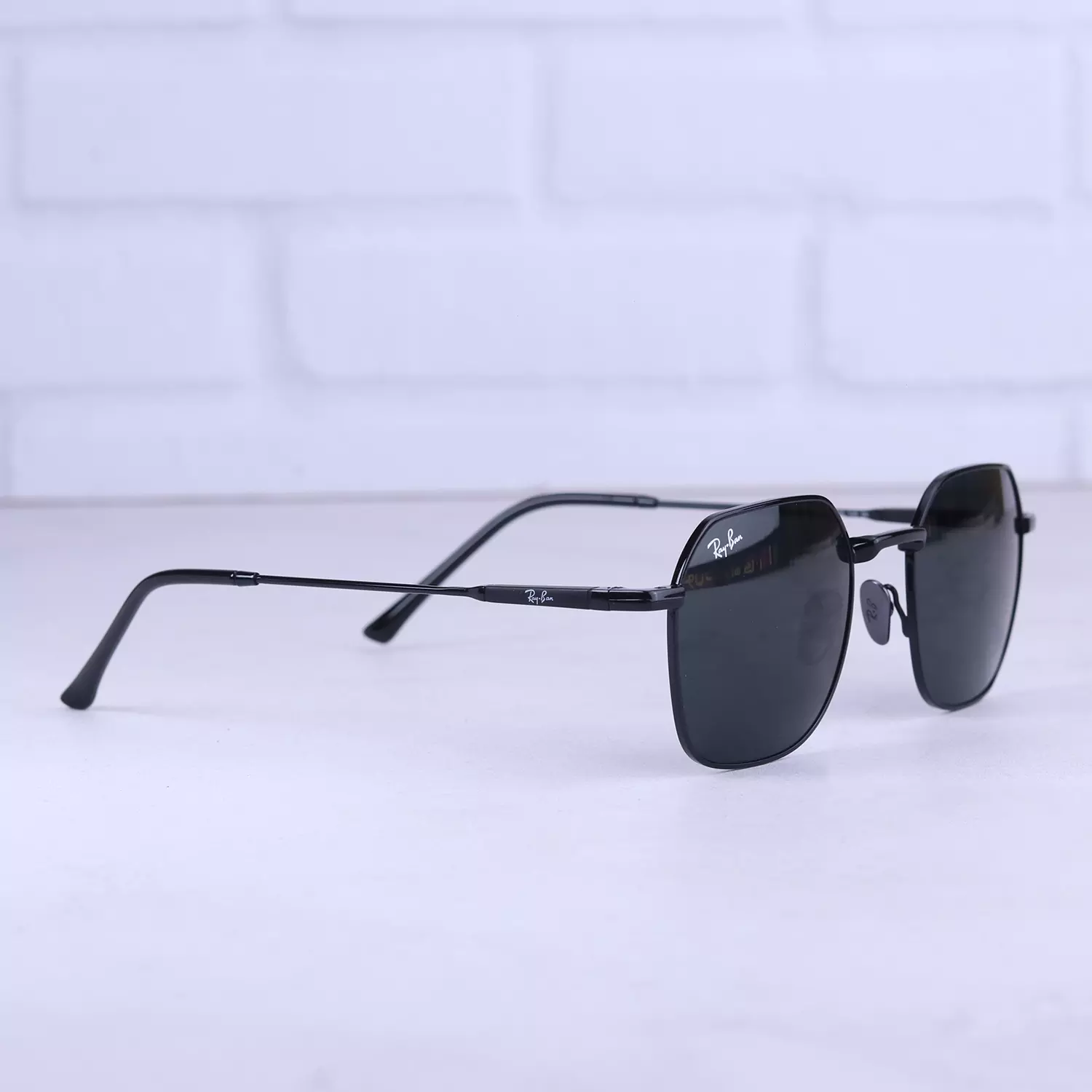 عینک آفتابی ری بن مردانه فریم مربع مشکی RB 8094/1 — تصویر ۵