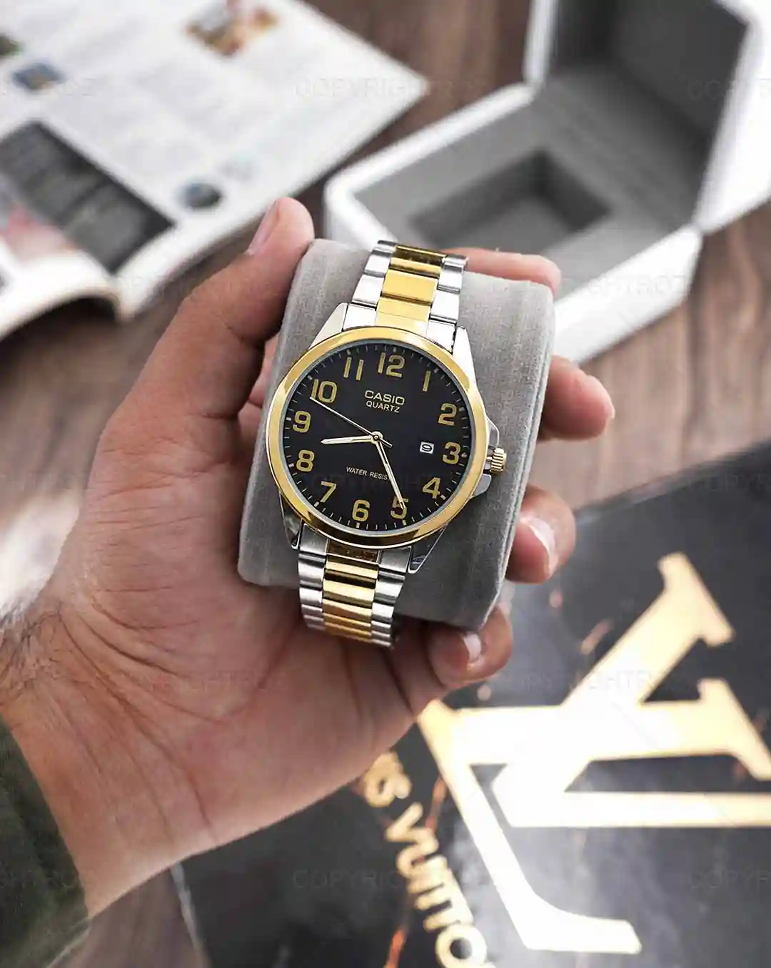 ساعت مچی مردانه کاسیو CASIO مدل 1556 | نقره ای طلایی — تصویر ۴