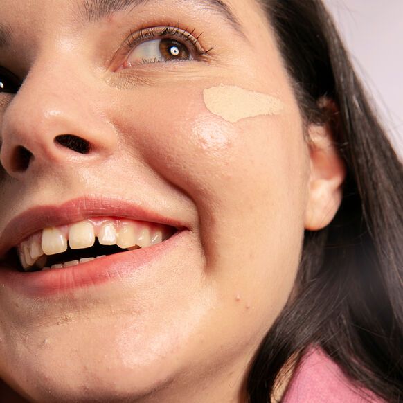 بی بی کرم گارنیر رنگ روشن مناسب پوست مختلط تا چرب — تصویر ۴