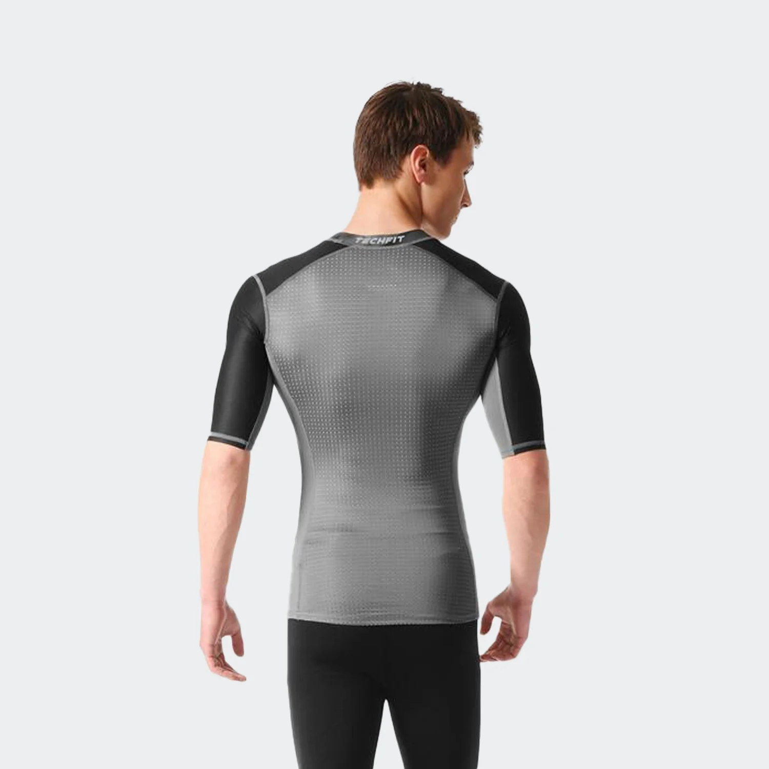 تیشرت مردانه آدیداس مدل ADIDAS TECHFIT CLIMACHILL GRAPHIC COMPRESSION TEE — تصویر ۳