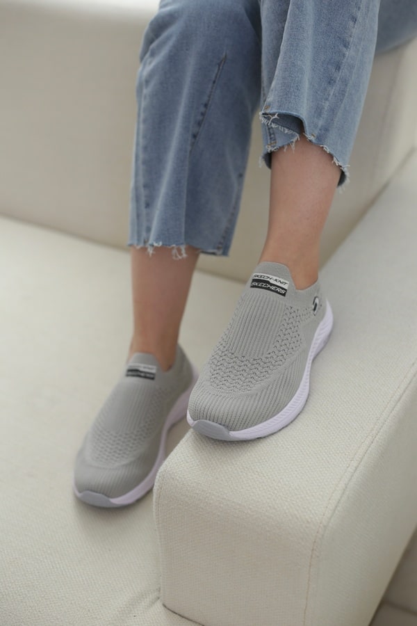 کتونی جورابی مدل اس بافتی زنانه skechers — تصویر ۳