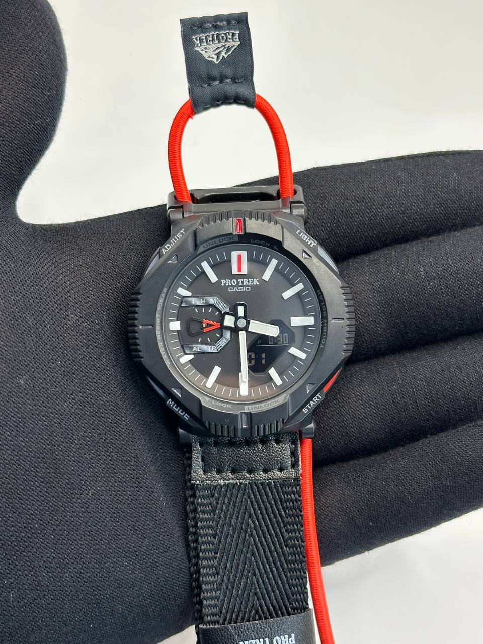 ساعت جدید اسپرت دو زمانه موتور ژاپن کاسیو PRO TREK بند برزنتی و کشی کیفیت عالی طرح جدید کد 1925058