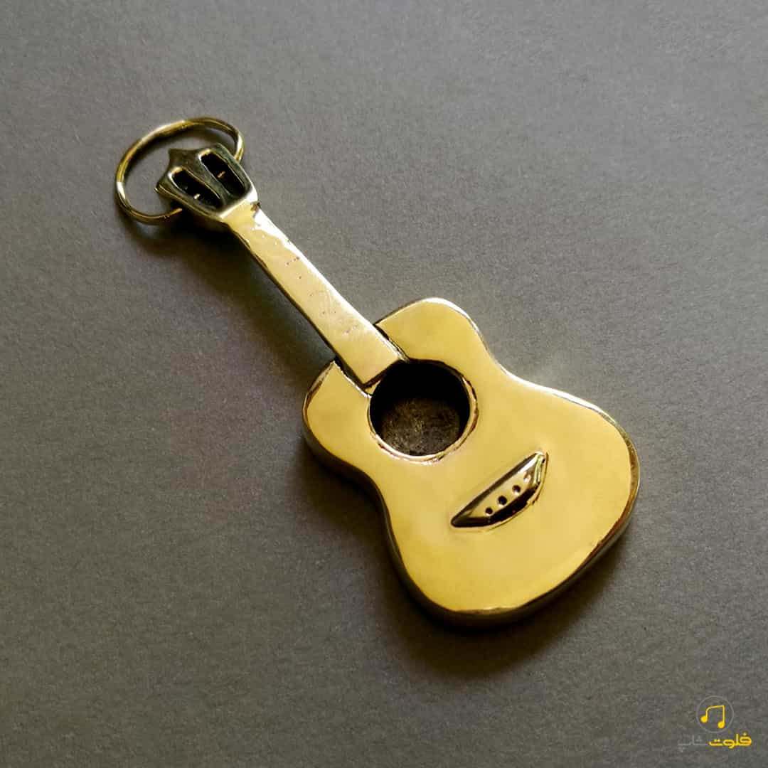 گردنبند طرح گیتار کلاسیک — تصویر ۳