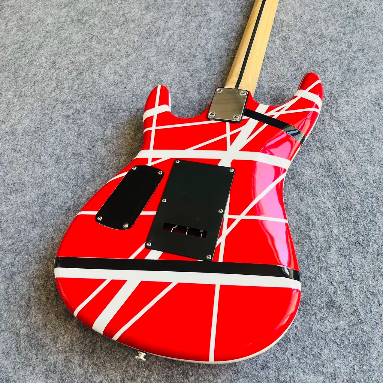 گیتار الکتریک Kramer Eddie Van Halen 5150 – Flody Rose Tremolo Bridge — تصویر ۴