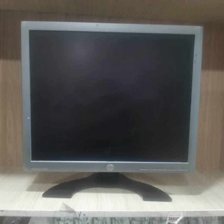 مانیتور استوک 19 اینچ مربعی HP مدل E190I IPS