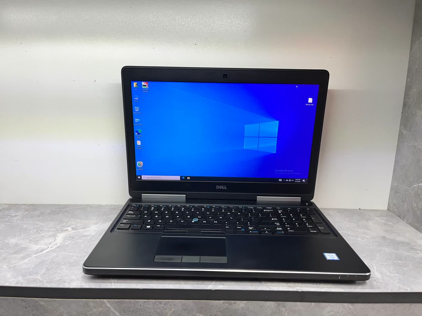 لپ تاپ 15.6 اینچی دل مدل Dell precision 7520 Corei7-6820HQ-16-256-2GB AMD