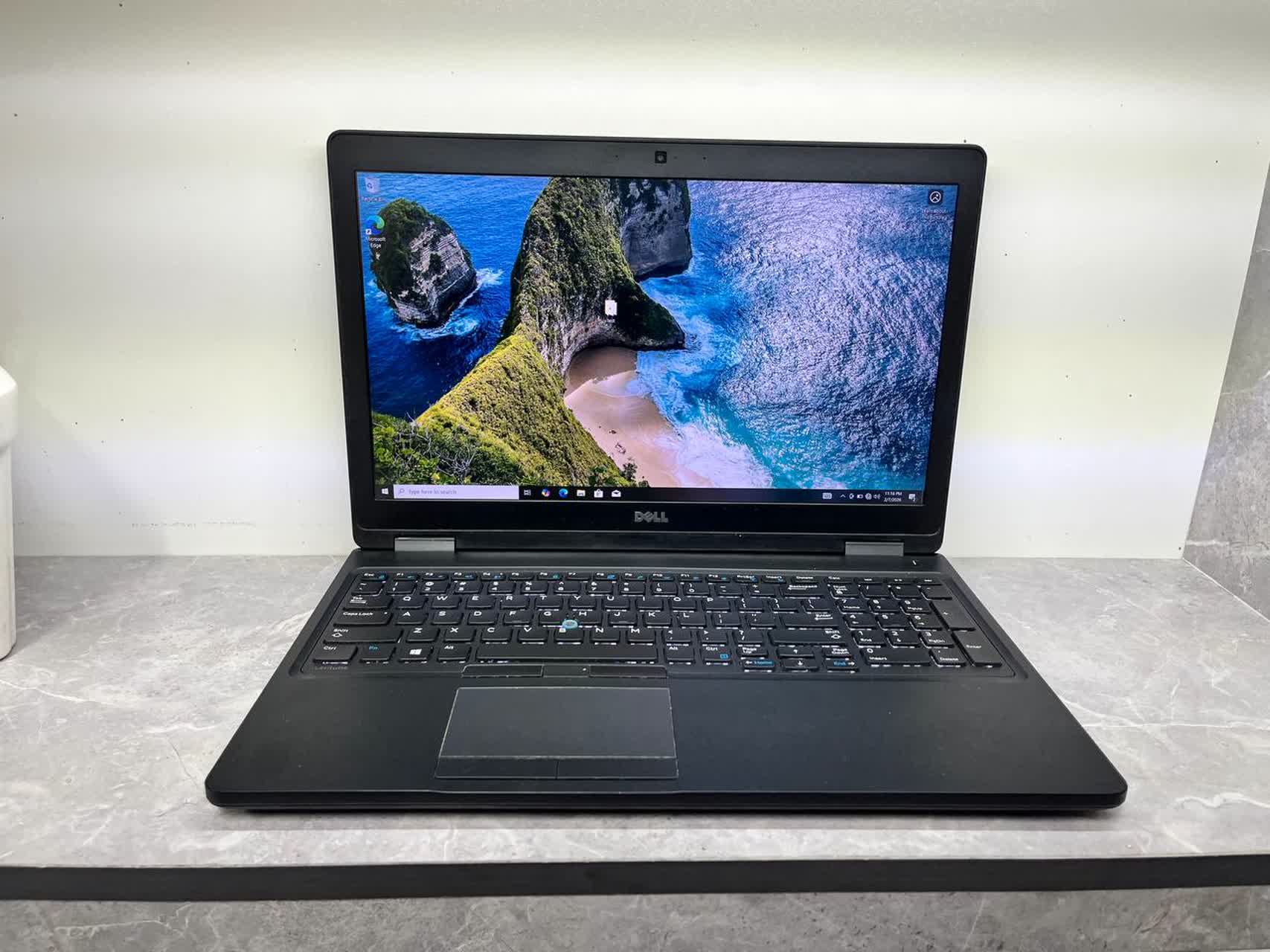 لپ تاپ 15.6 اینچی دل مدل Corei5 7200U/8GB/256 SSD – Dell latitude 5580