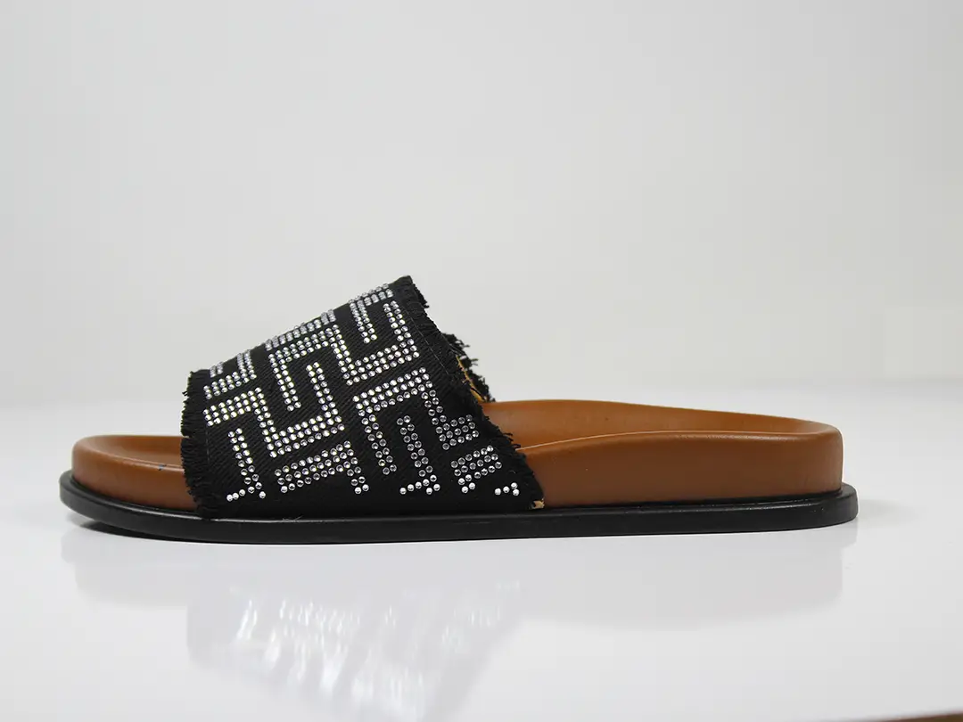 صندل زنانه ترند ورساچه | Versace — تصویر ۵