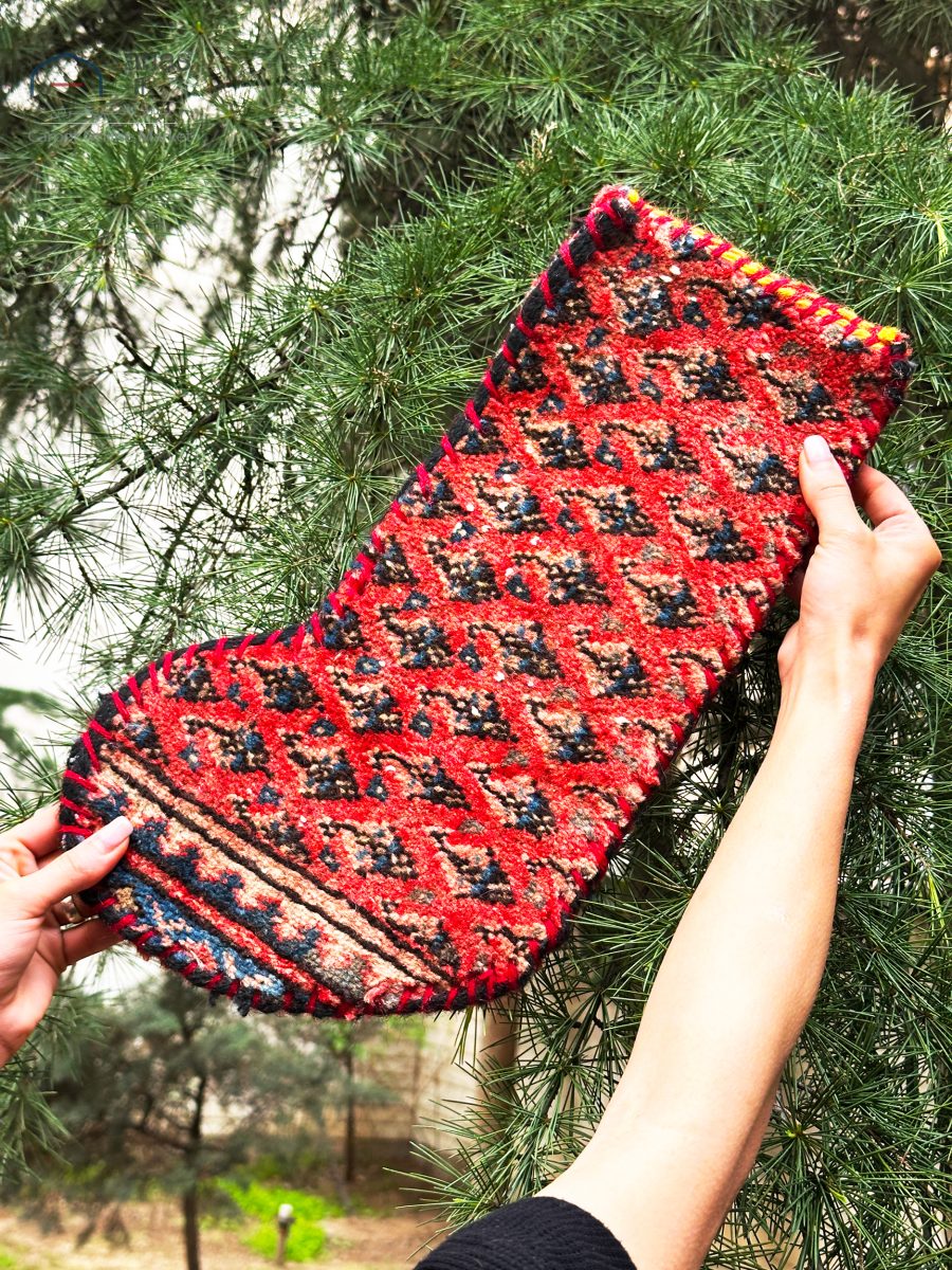 جوراب فرشی کریسمسی دستبافت ساروق اراک کد A26211 — تصویر ۳
