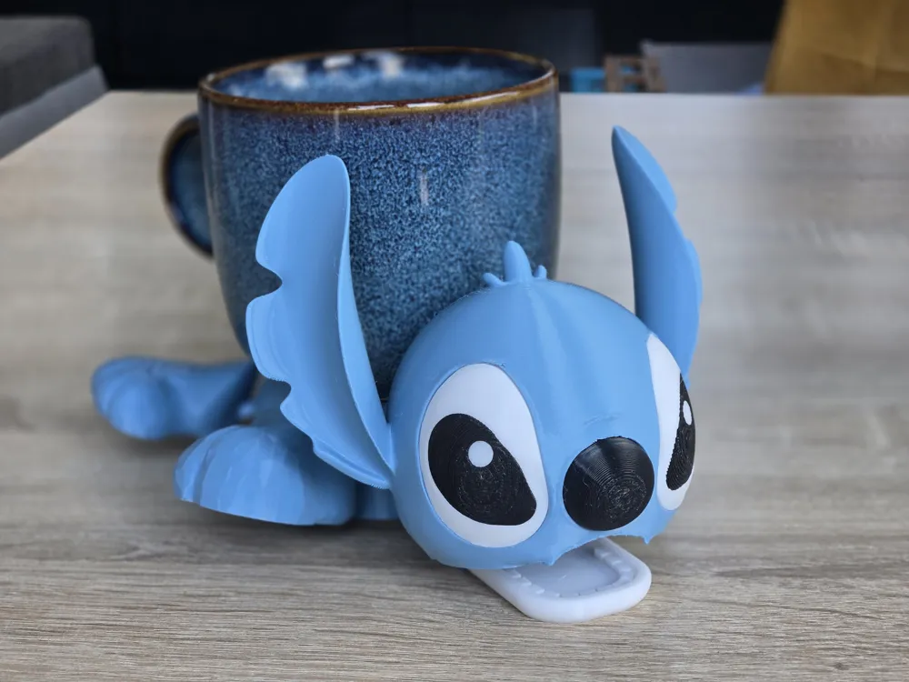 🌀 زیرلیوانی طرح استیچ Stitch – بامزه، خاص و کاربردی! — تصویر ۸
