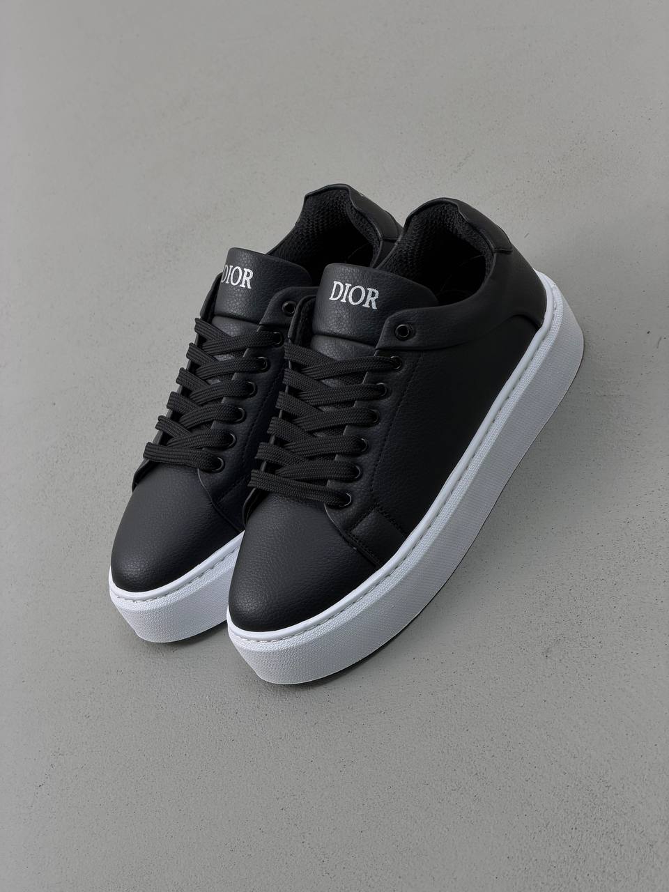 ونس DIOR 8042