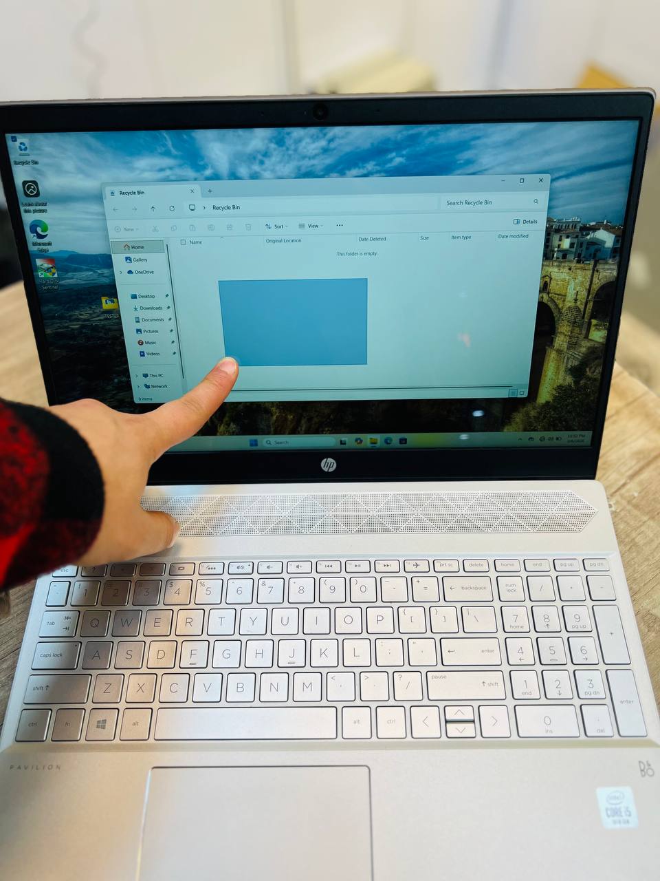 لپ تاپ HP Pavilion 15 i5(8265U) 8GB-256SSD-Intel UHD Touch — تصویر ۴