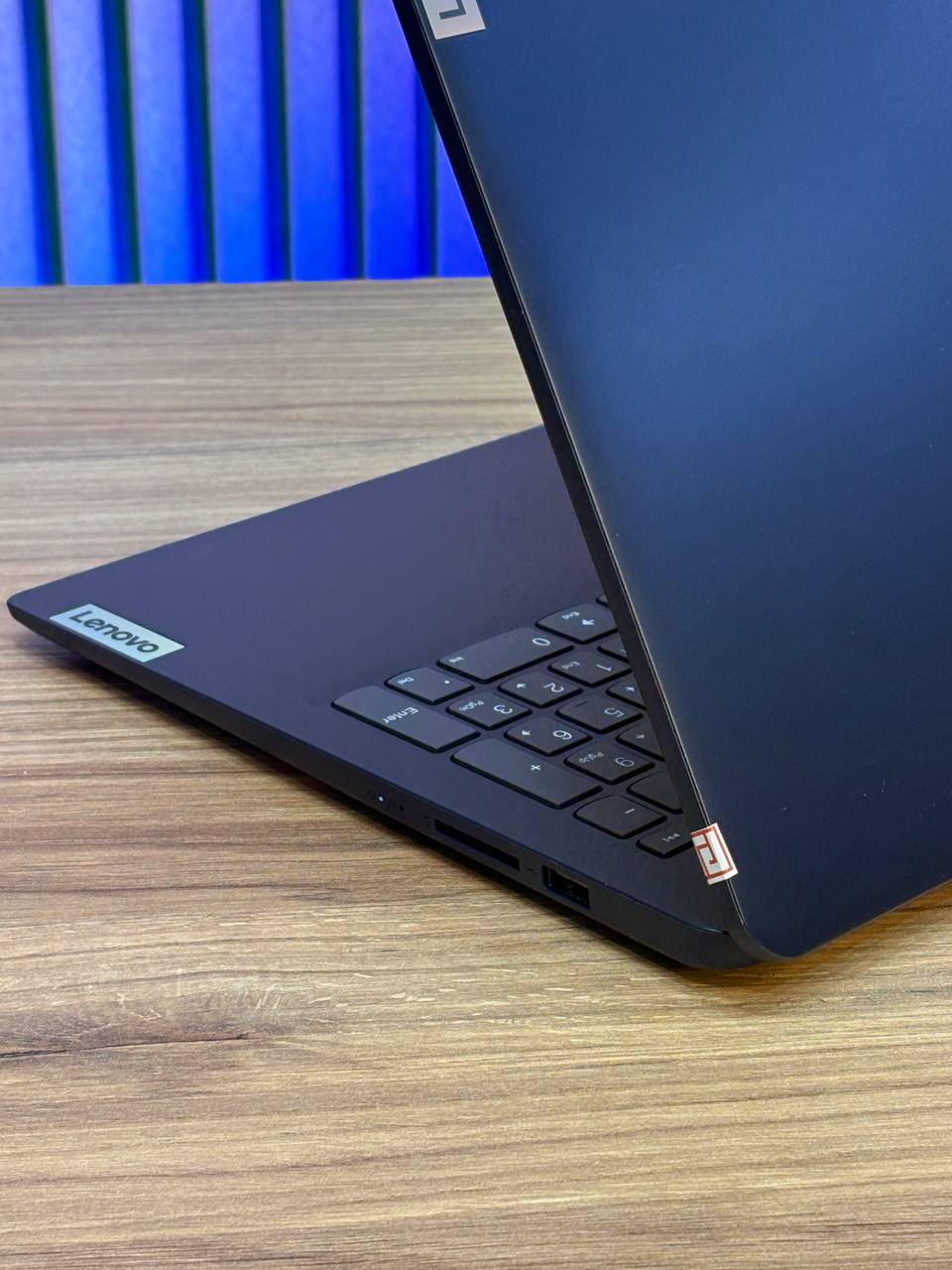 لپ تاپ Lenovo Ideapad 1 R5(7520U) 8GB-256SSD-AMD — تصویر ۶