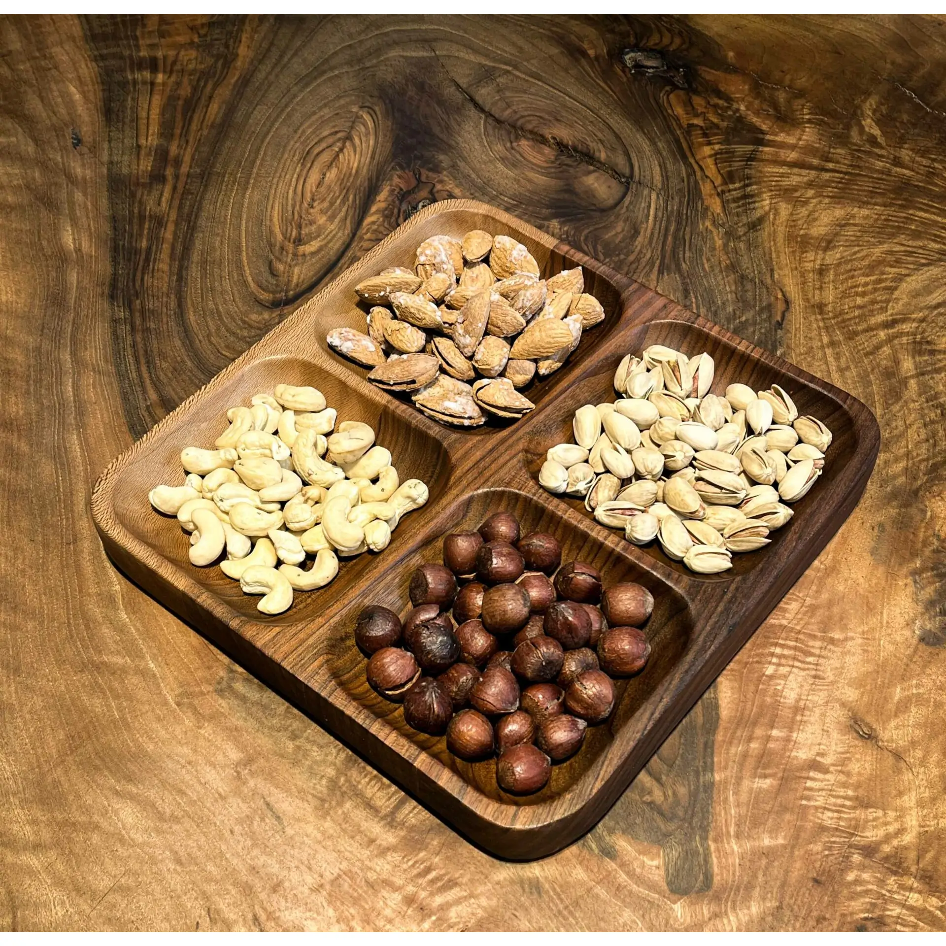 اردو خوری چوبی مربع ۴ خانه ساخته شده از چوب گردوی اصل 25در25سانت — تصویر ۳