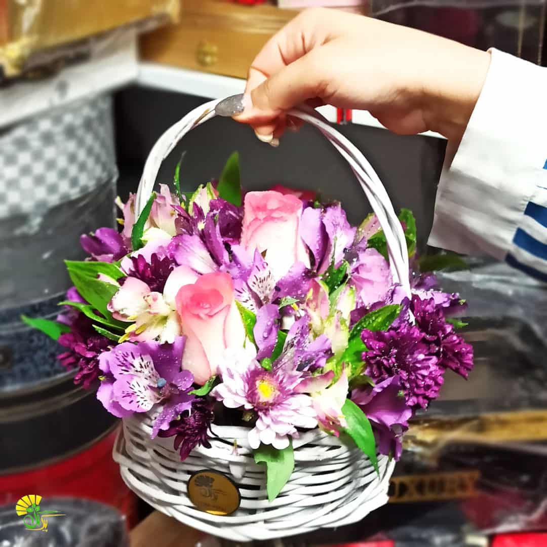 سبد گل آزالیا