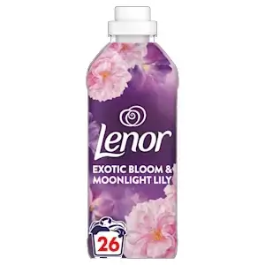 نرم کننده لباس لنور دارای رایحه‌ای اغواکننده و گیرا با ماندگاری ۷ روزه 858میل Lenor Exotic Bloom & Moonlight Lily Fabric Conditioner
