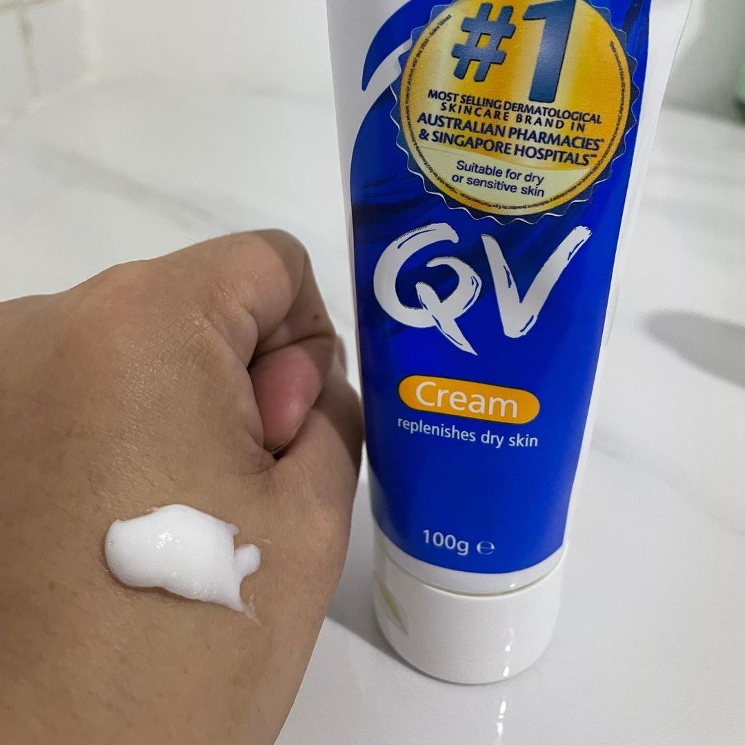 کرم مرطوب کننده کیو وی QV مناسب پوست خشک وزن 100 گرم — تصویر ۷