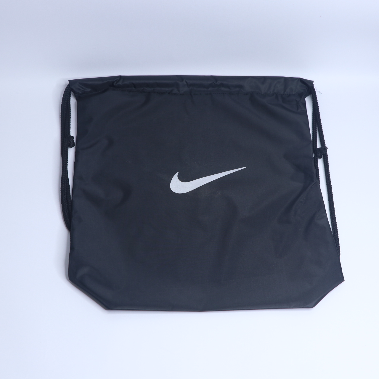 شوزبگ و کوله ورزشی Nike — تصویر ۸
