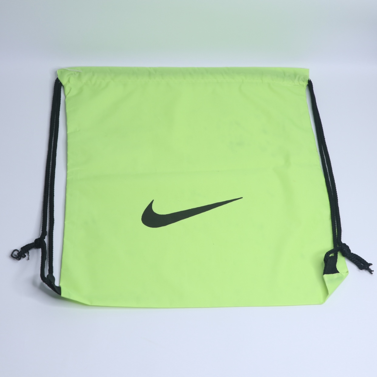 شوزبگ و کوله ورزشی Nike — تصویر ۶