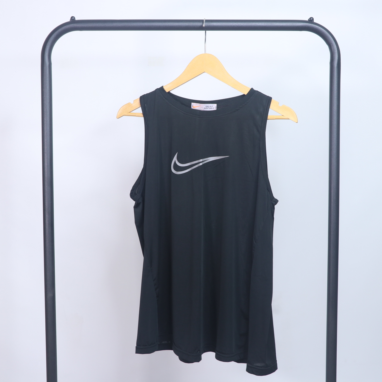 تاپ کاوری زنانه Nike — تصویر ۷