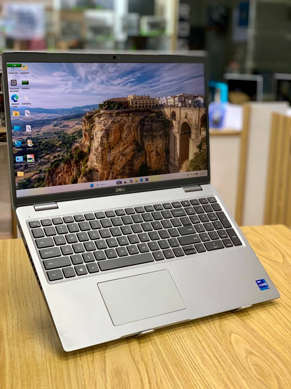لپ‌تاپ ورک‌استیشن DELL Precision 3561 | i7-11850H + T1200 4G | خرید آنلاین