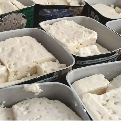 پنیر سنتی گوسفندی لیقوان ، پک 6 عدد اقتصادی — تصویر ۴