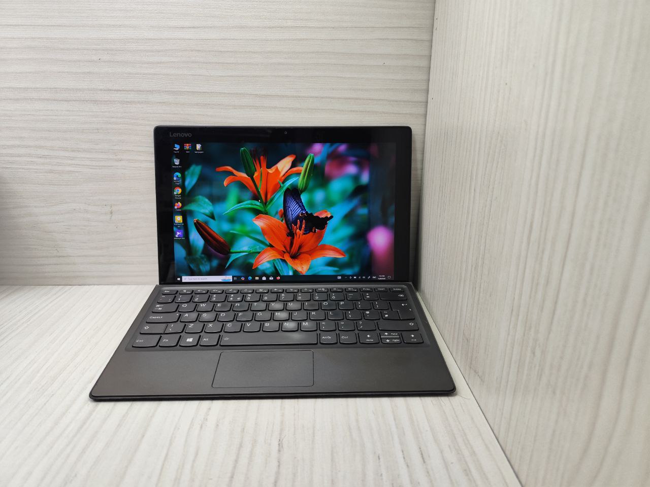 لپ تاپ استوک لنوو 13 اینچ Miix 520 20M3 Core i5-8250U لمسی FHD — تصویر ۴