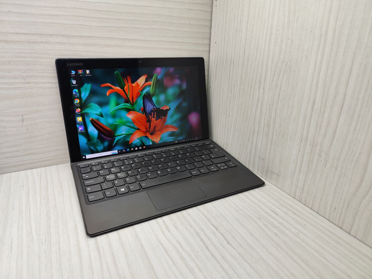 لپ تاپ استوک لنوو 13 اینچ Miix 520 20M3 Core i5-8250U لمسی FHD — تصویر ۳