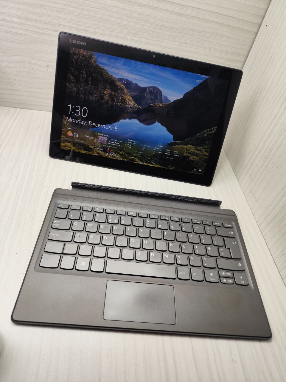 لپ تاپ استوک لنوو 13 اینچ Miix 520 20M3 Core i5-8250U لمسی FHD