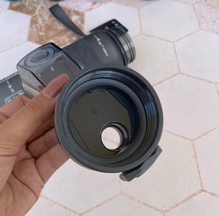 قمقمه باشگاه h2o دور سلیکونی 1 لیتری — تصویر ۶
