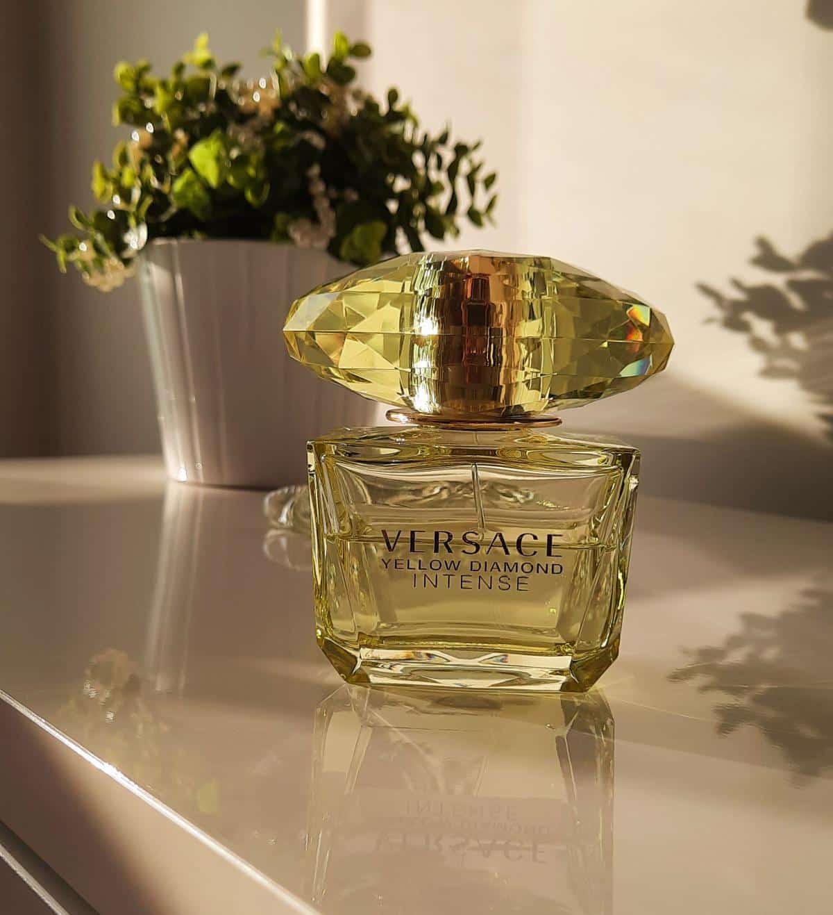 عطر ادکلن ورساچه یلو دیاموند اینتنس اصل | Versace Yellow Diamond Intense 90ml