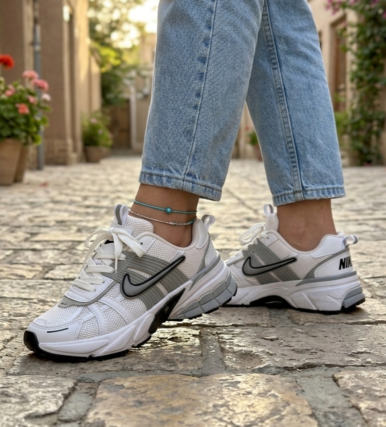 کفش نایک v2k
