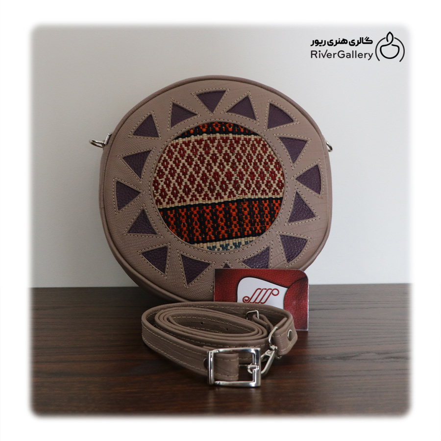 کیف دوشی چرم طبیعی مهتاب با طرح گلیم