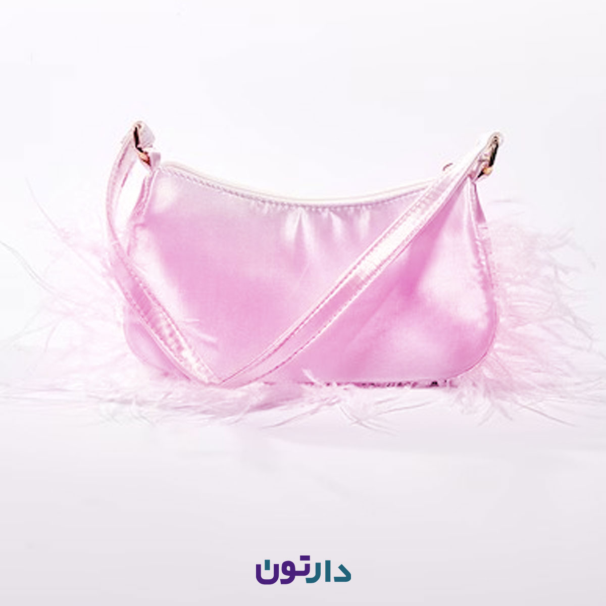 کیف دوشی زنانه مجلسی صورتی برند prettylittlething مدل CNE2480