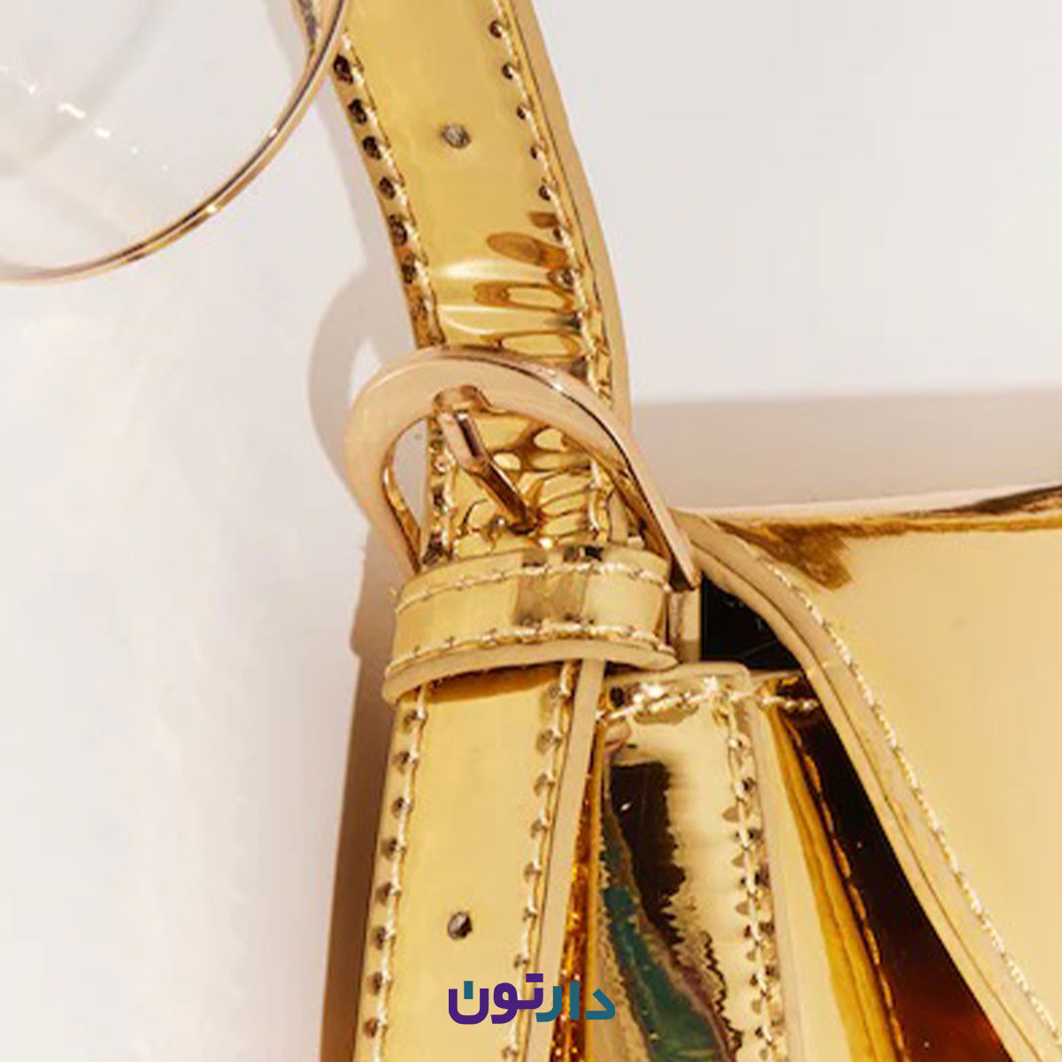 کیف دوشی زنانه طلایی برند prettylittlething مدل cng7168 — تصویر ۵
