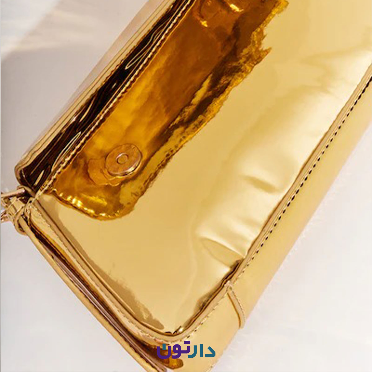 کیف دوشی زنانه طلایی برند prettylittlething مدل cng7168 — تصویر ۳
