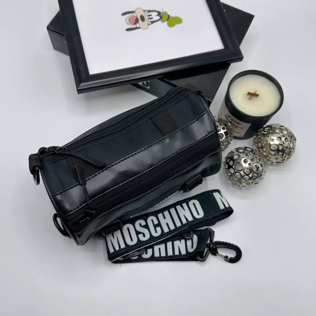 کیف مشکی MOSCHINO — تصویر ۴