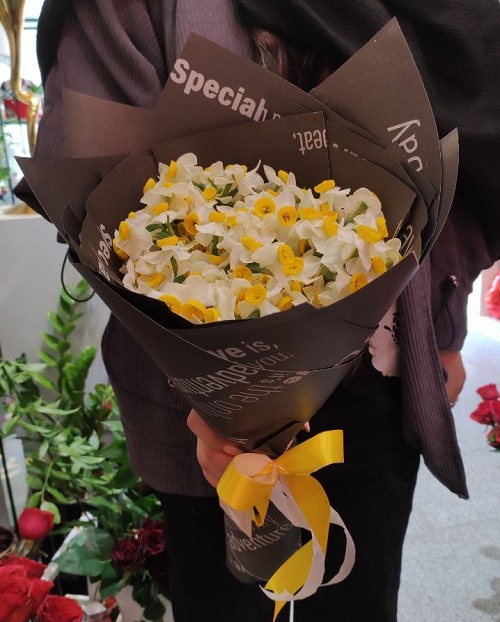 دسته گل 60 تایی نرگس با ارسال فوری در مشهد_کد 0003 — تصویر ۳