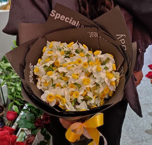 دسته گل 60 تایی نرگس با ارسال فوری در مشهد_کد 0003 — تصویر ۴