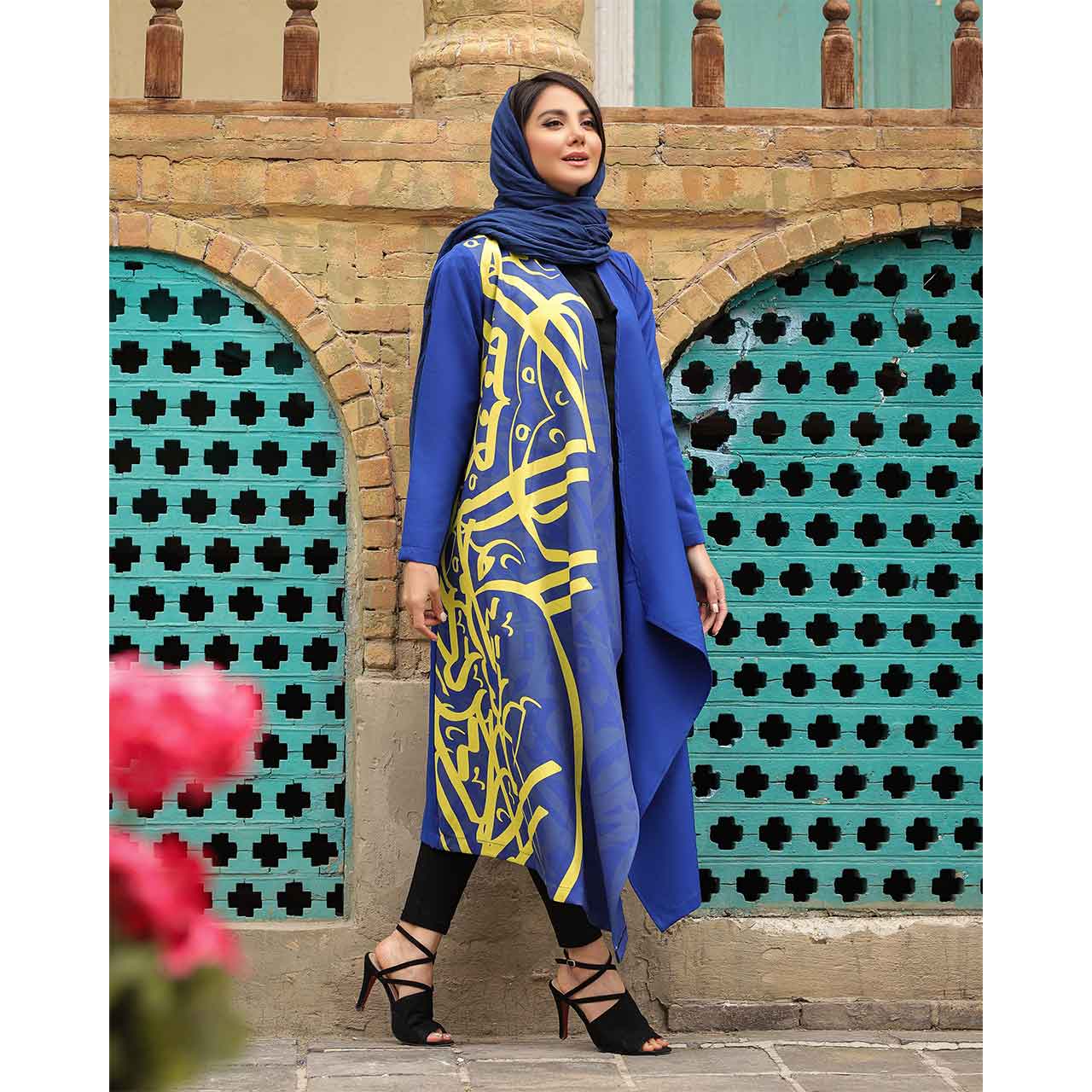 مانتو خطاطی شیدا رنگ کاربنی — تصویر ۳