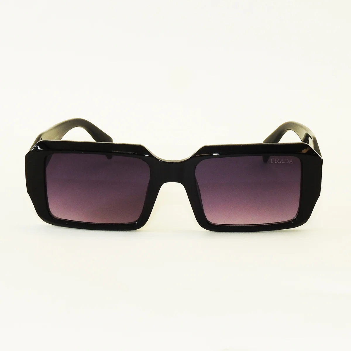 عینک آفتابی Prada مدل D22975 — تصویر ۴