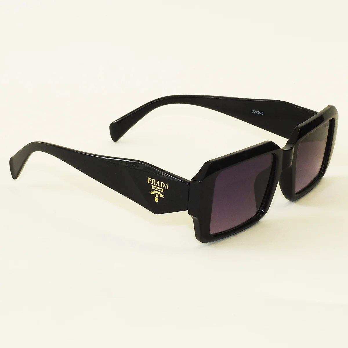 عینک آفتابی Prada مدل D22975 — تصویر ۳